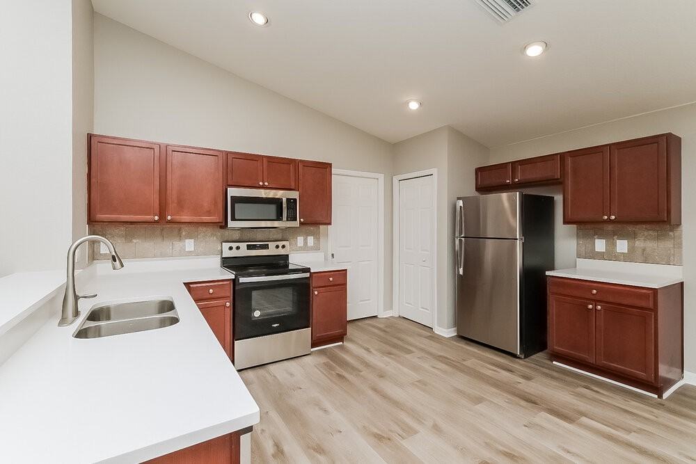 1223 Sheridan Bay Dr - Photo 6 of 16