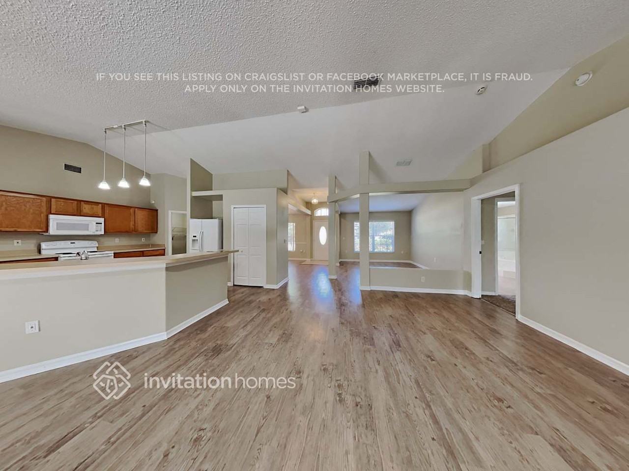 1348 Wildberry Ln - Photo 4 of 19