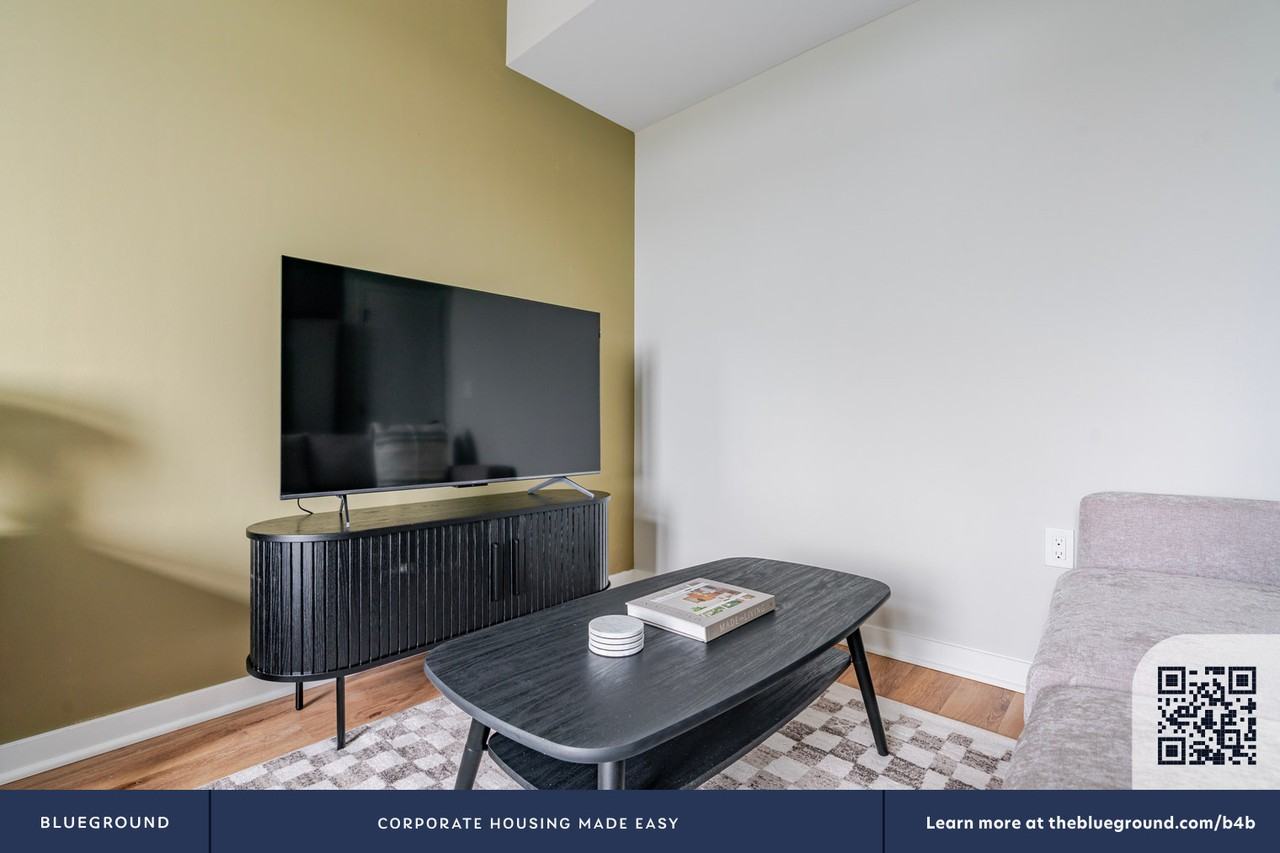 3275 Washington Boulevard - Photo 6 of 37