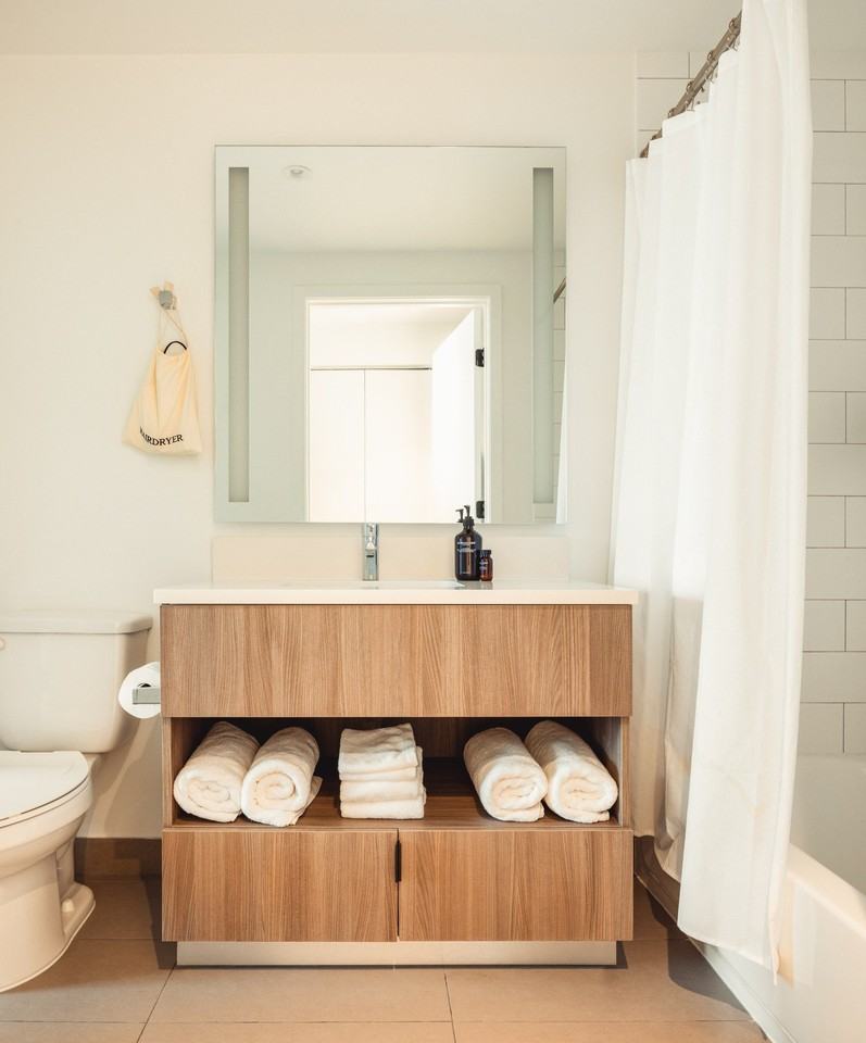 221 Southwest 1st Avenue - Photo 6 of 11