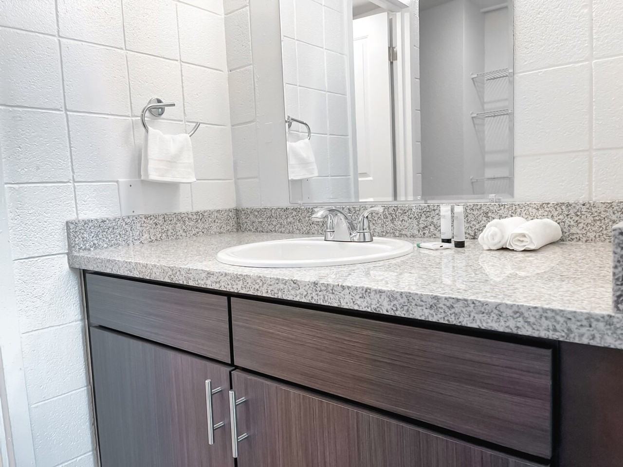 2515 Burnet Ave #1036865P - Photo 6 of 26