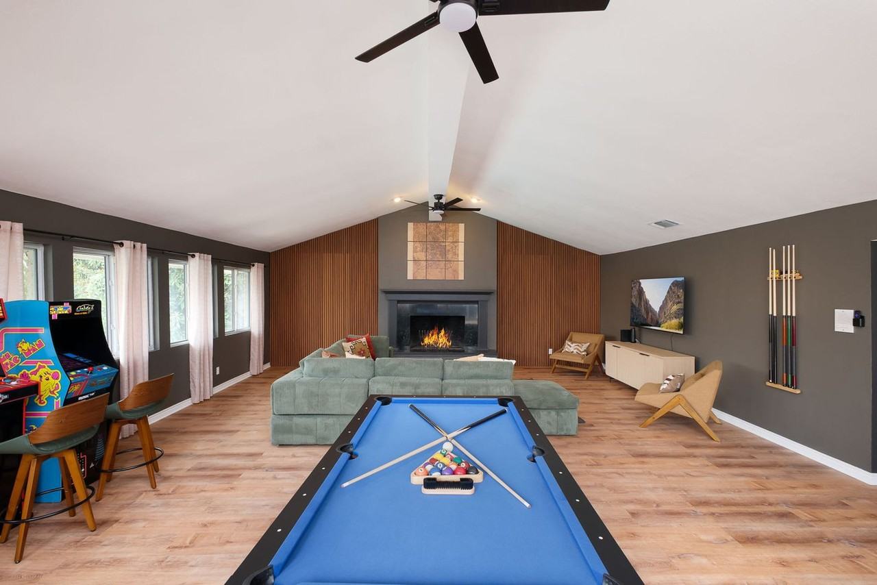 6605 Countess Adria Street #1057036P - Photo 5 of 50