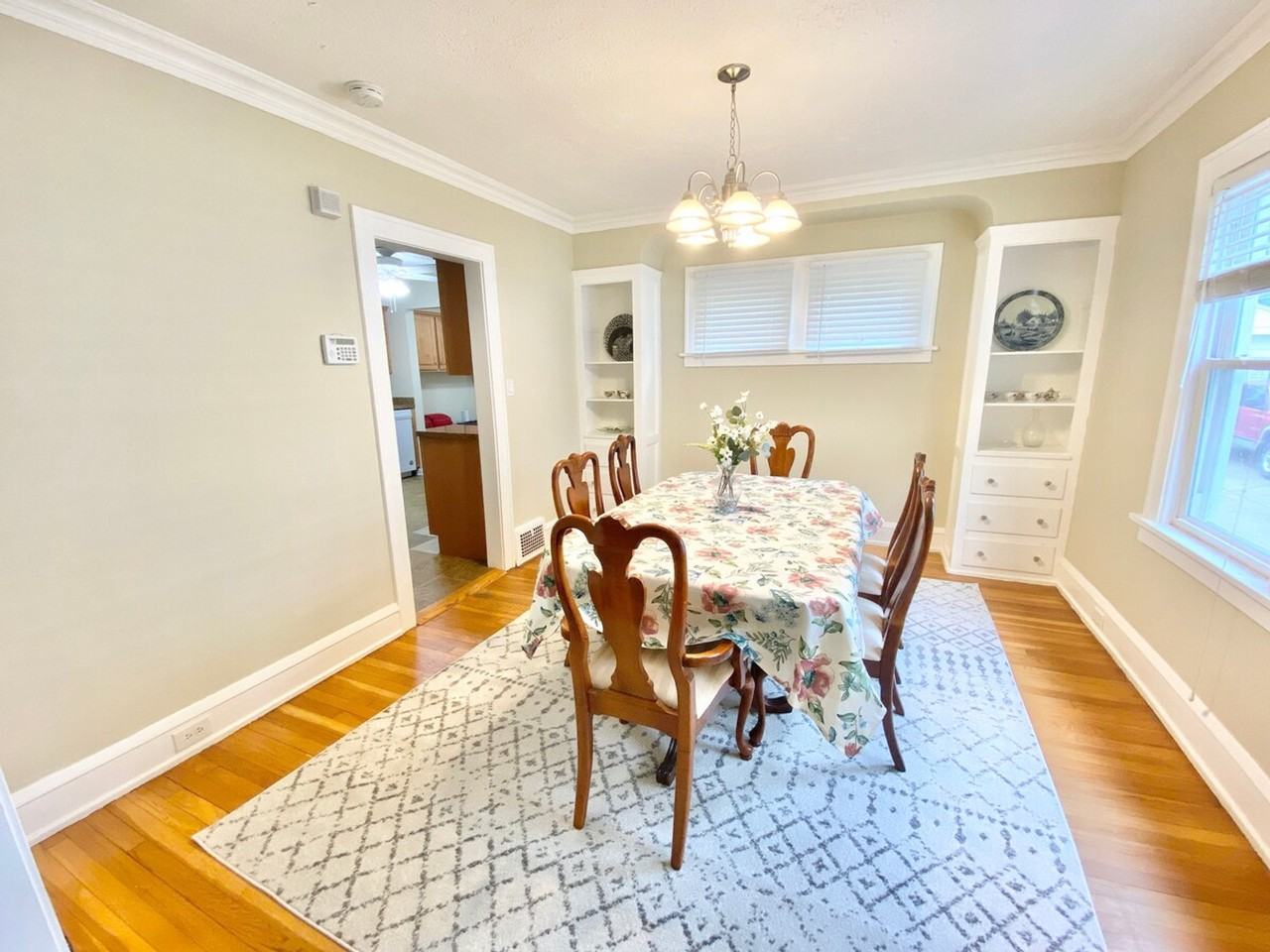 2334 Noble Rd #1057670P - Photo 4 of 22