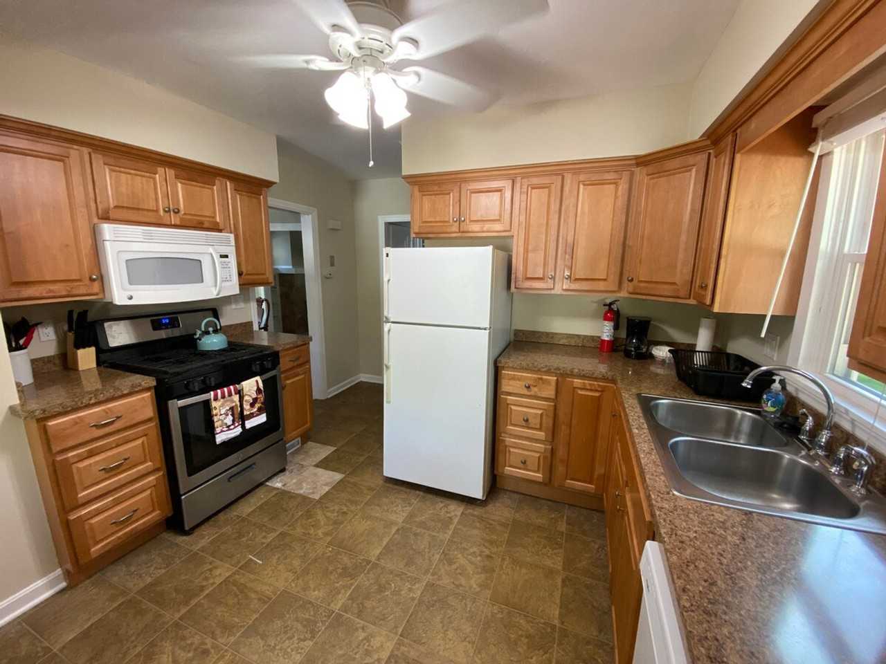 2334 Noble Rd #1057670P - Photo 5 of 22