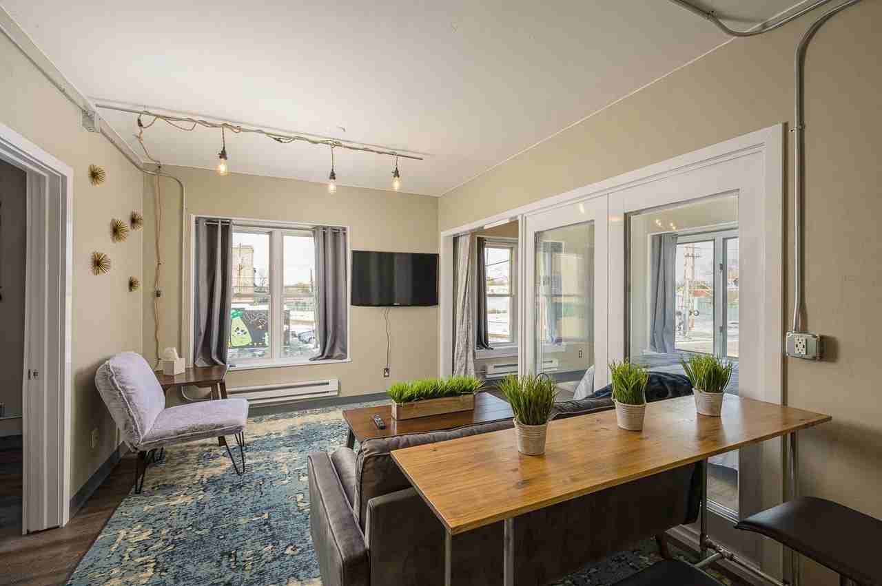 532 West College Avenue - Photo 2 of 7