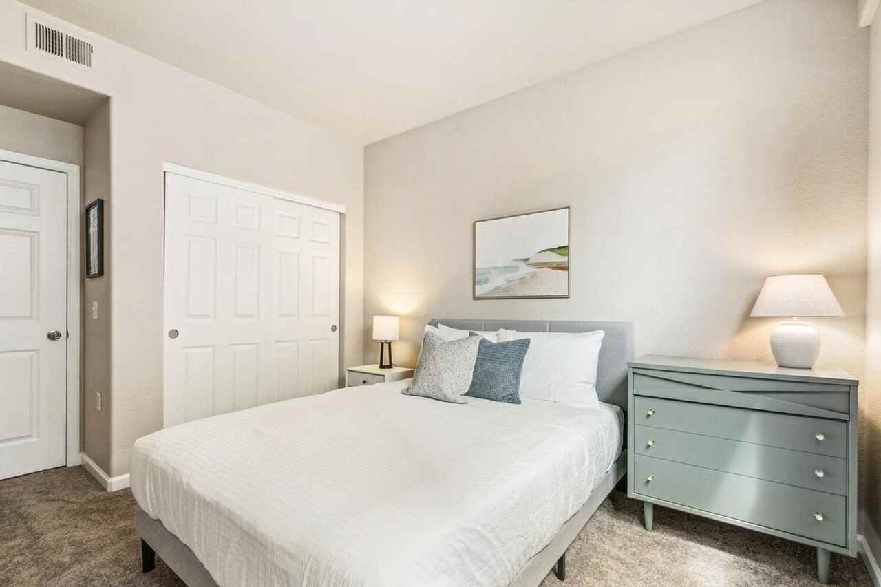 1727 N Pearl St #1221774P - Photo 4 of 33