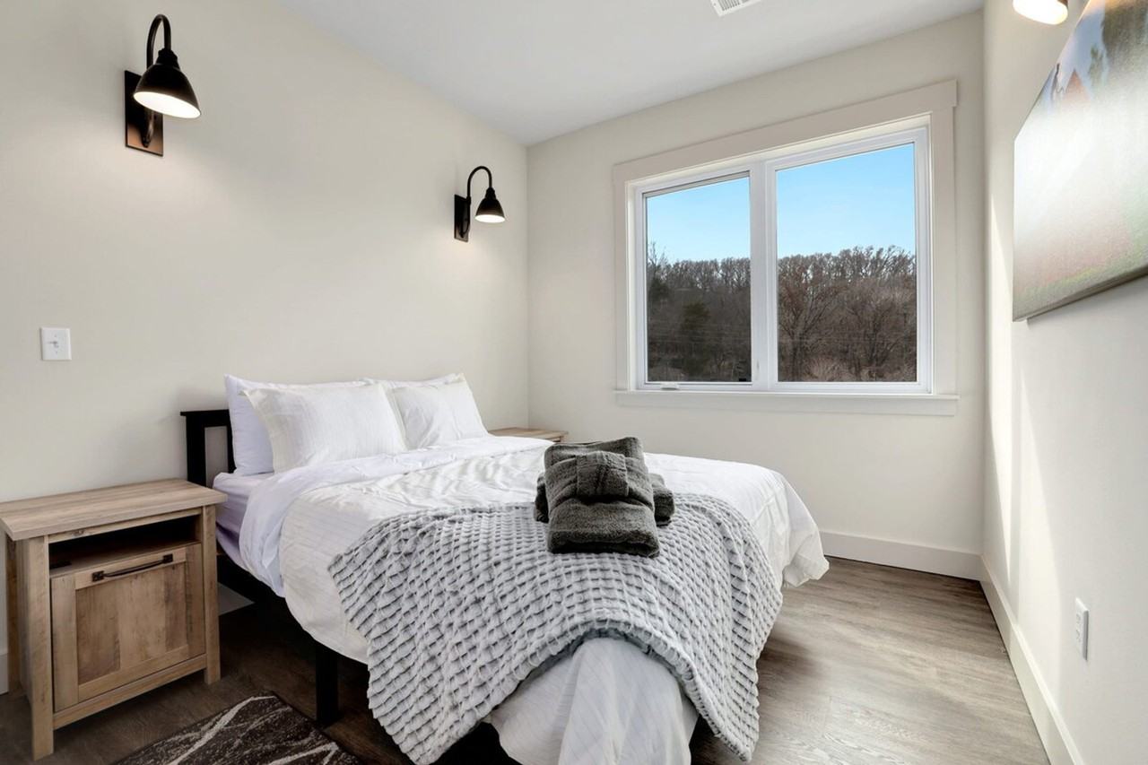 10 Riordan Road - Photo 3 of 61