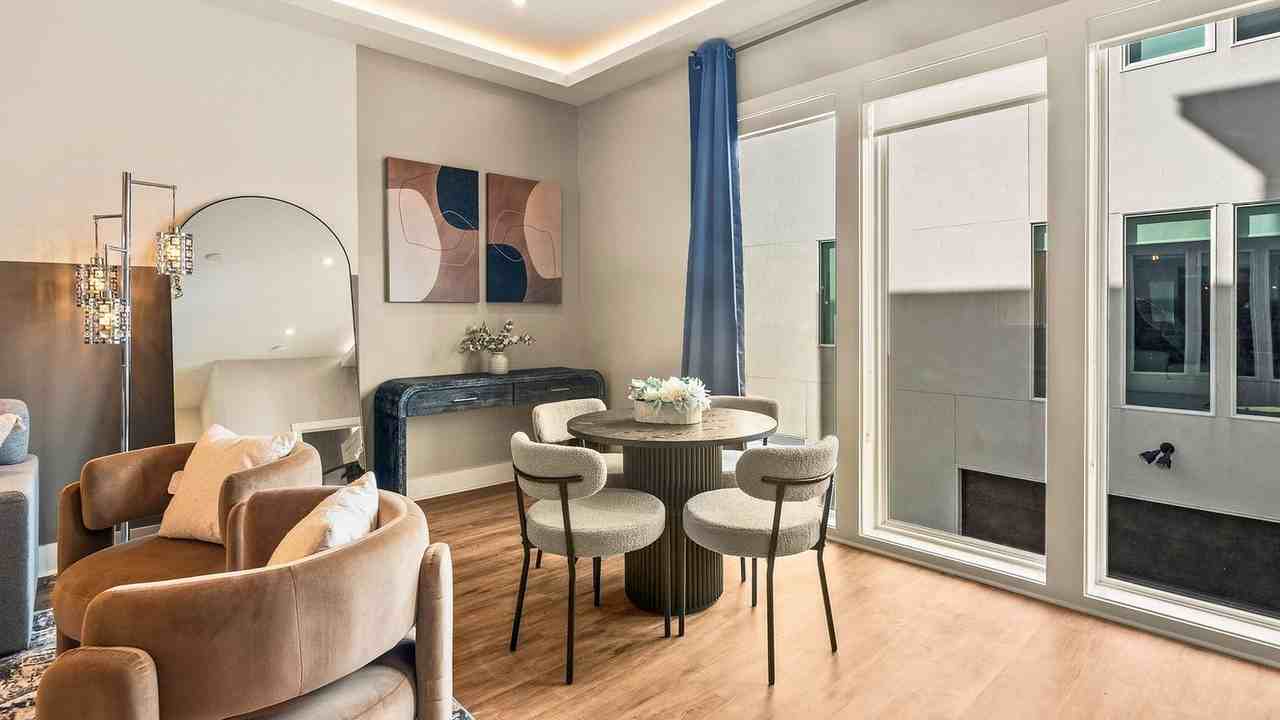 1733 N Fitzhugh Ave #1226738P - Photo 3 of 20