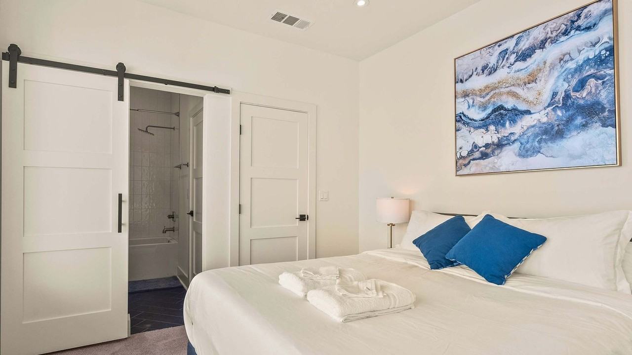 1733 N Fitzhugh Ave #1226738P - Photo 5 of 20