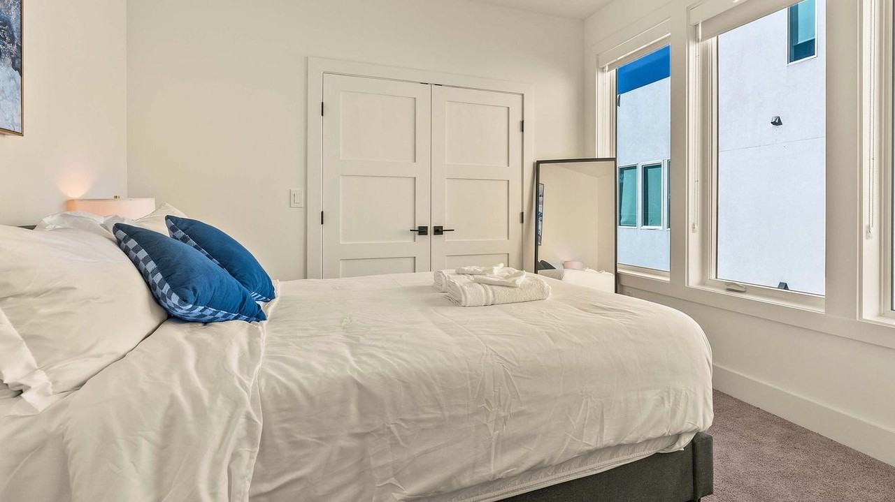 1733 N Fitzhugh Ave #1226738P - Photo 6 of 20