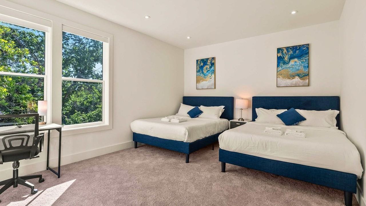 1733 N Fitzhugh Ave #1226738P - Photo 7 of 20