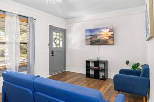 featured image of 713 E Palmetto St