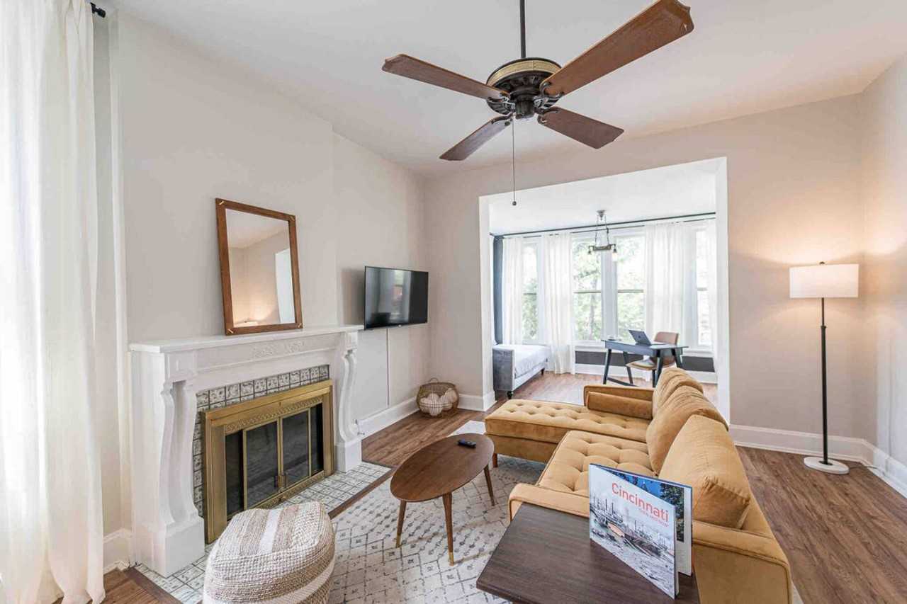 351 Thrall Street - Photo 5 of 50