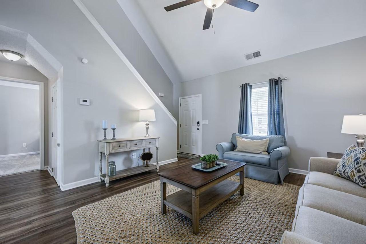 31 Middleton Ct #1234830P - Photo 3 of 50