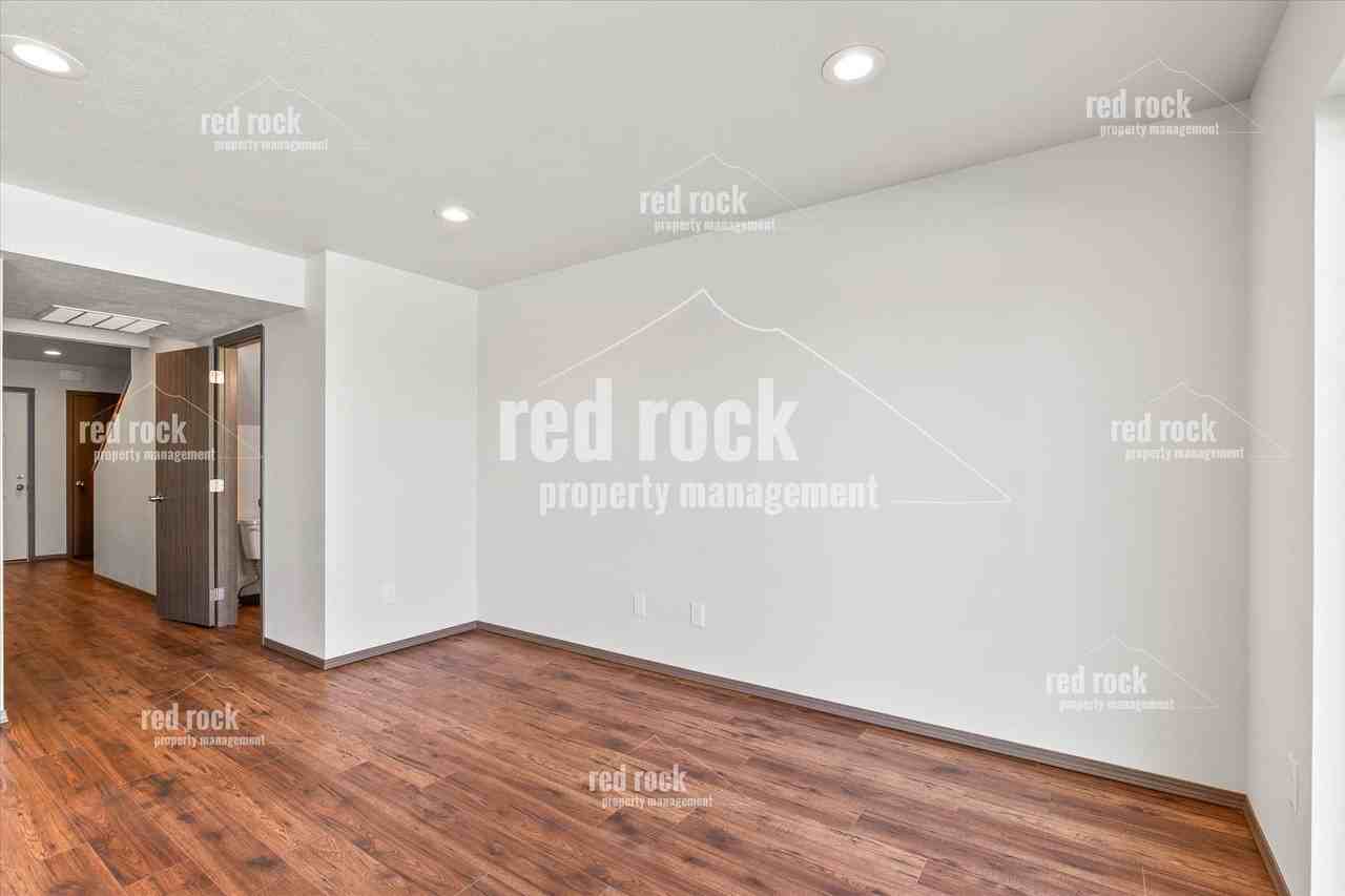 7113 E Pacific Way #3 - Photo 3 of 23