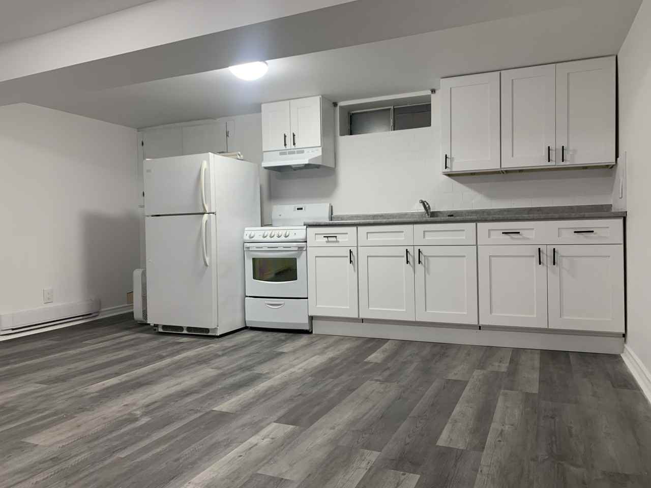 1122 Avenue Road #B3 - Photo 3 of 9