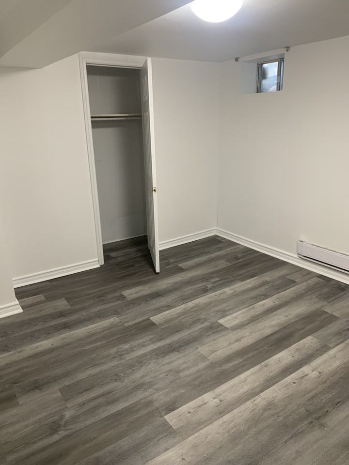 1122 Avenue Road - Photo 8