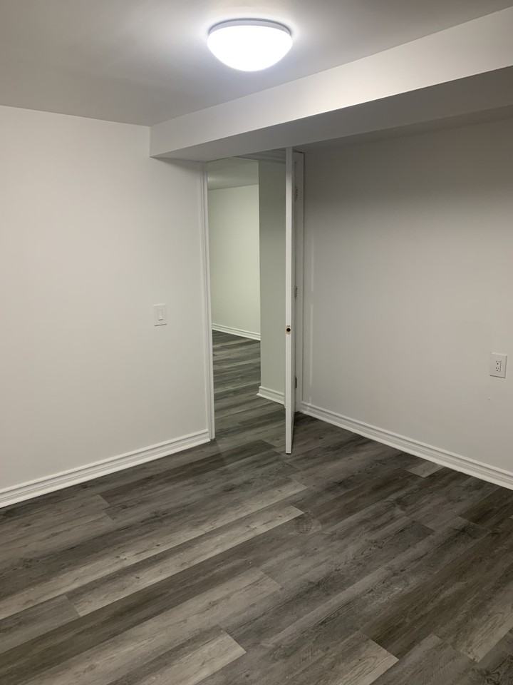 1122 Avenue Road - Photo 9