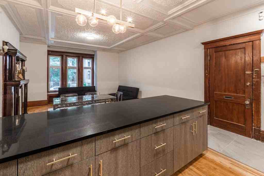 2030 Rue Lambert Closse - Photo 3