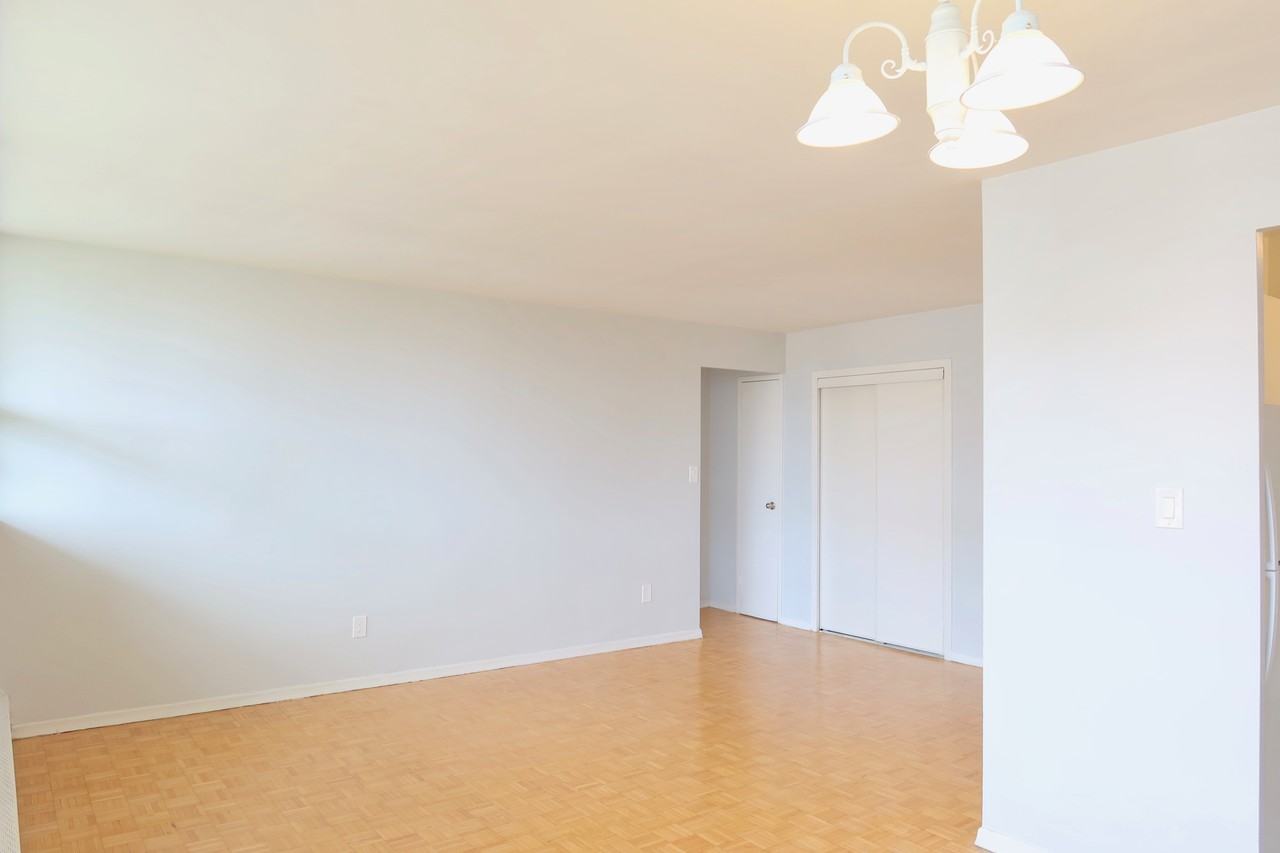 55 Cosburn Avenue - Photo 4 of 10