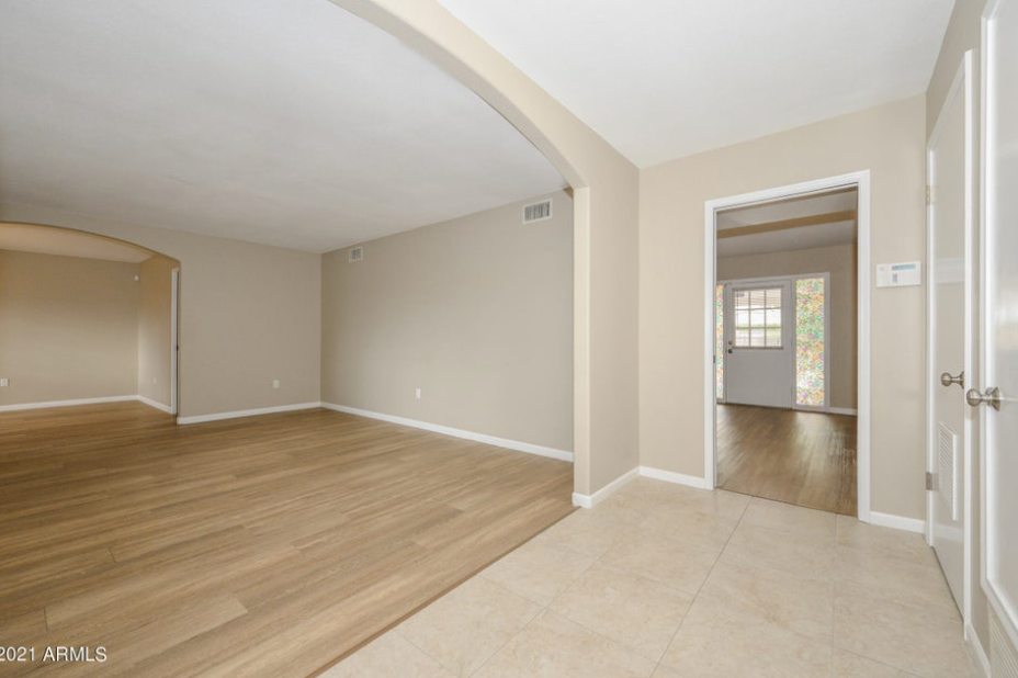 3009 North 49th Street - Photo 4 of 23