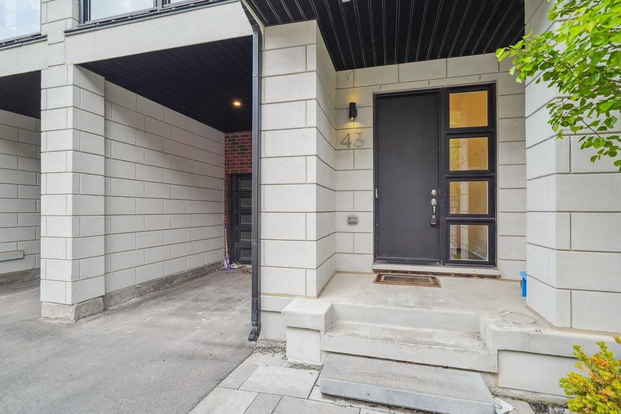 43 Globemaster Lane - Photo 2 of 19