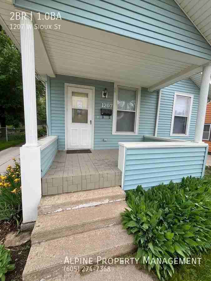 1207 W Sioux St - Photo 3 of 32