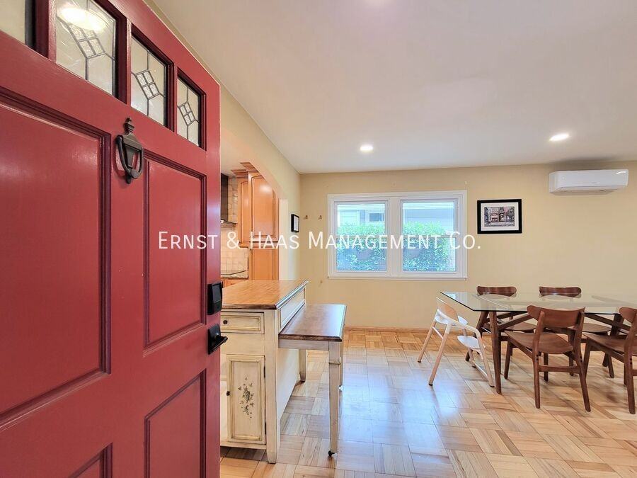 2054 Pattiz Ave - Photo 3 of 34