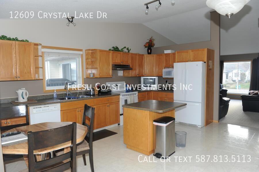 12609 Crystal Lake Dr - Photo 2 of 8