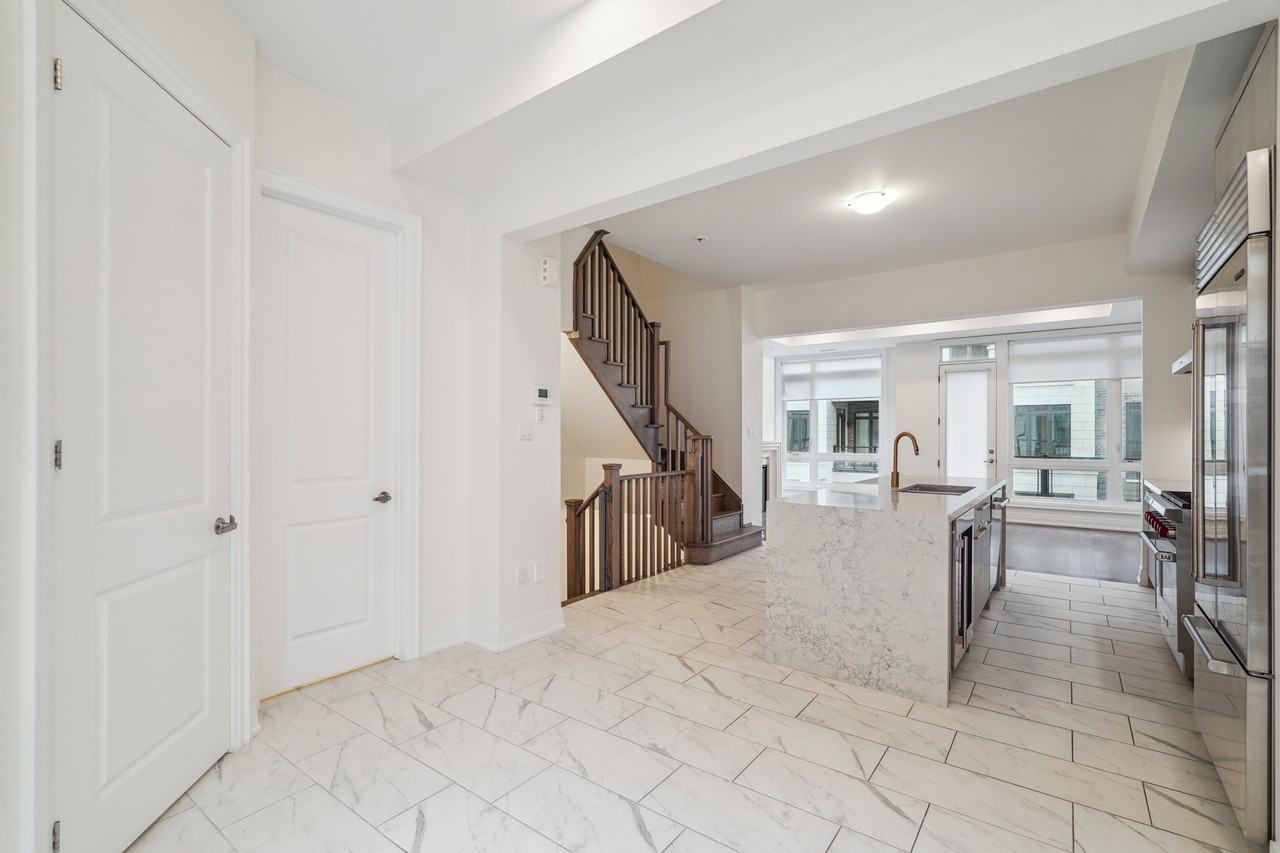 43 Globemaster Lane - Photo 3 of 19