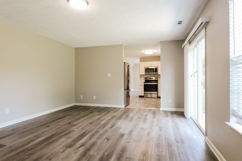 6827 Devinney Lane - Photo 4 of 16