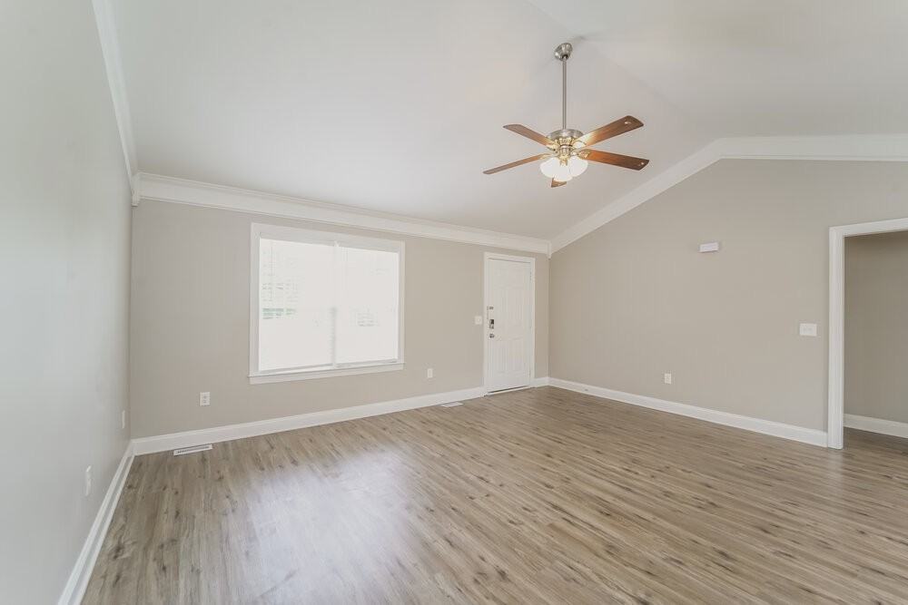 854 Loch Lomond Cir - Photo 5 of 16