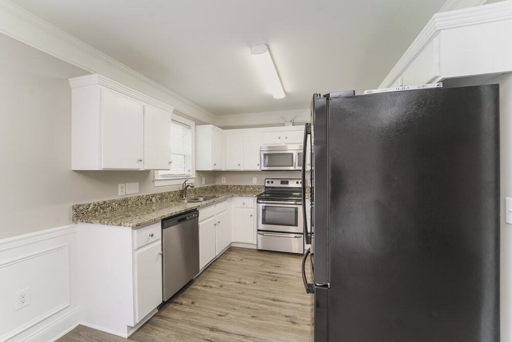 854 Loch Lomond Cir - Photo 6 of 16