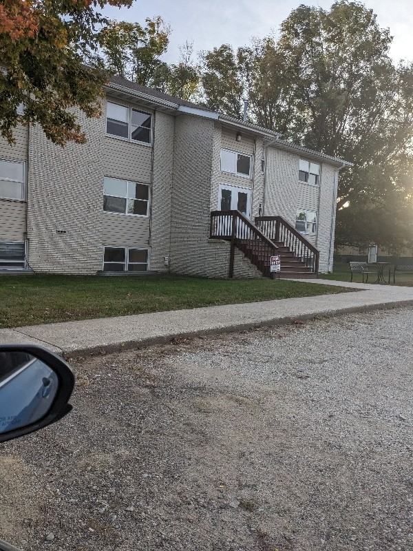 502 W Market St #101 - Photo 3 of 6