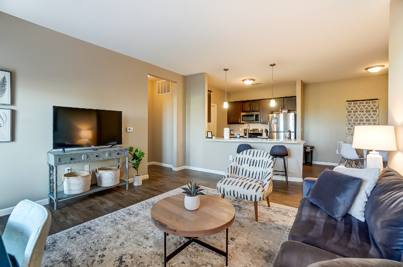 4784 Holmes St - Photo 3 of 18