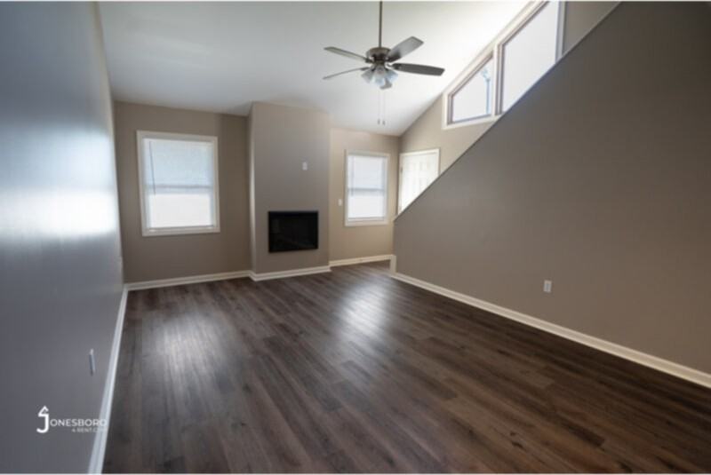 3723 Lakeview Cv - Photo 3 of 16