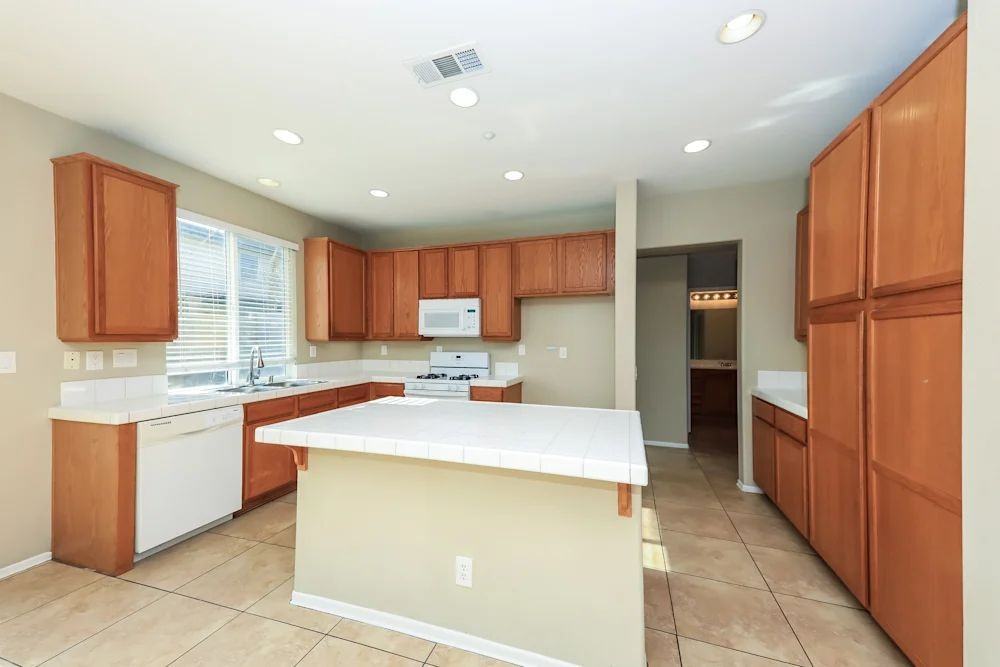 6976 Lisa Dr #NA - Photo 2 of 8