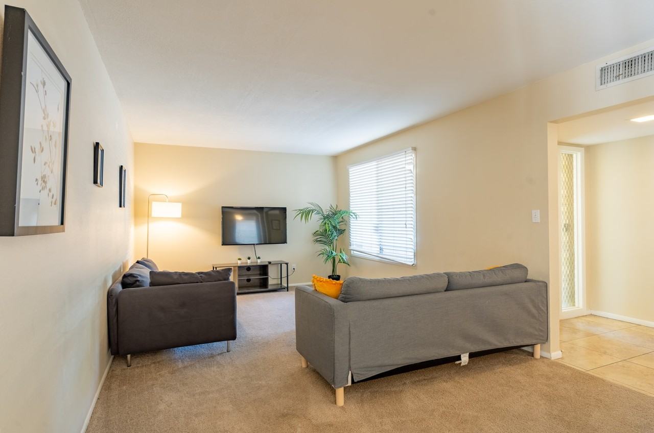 1047 E Alameda Dr #NA - Photo 2 of 35