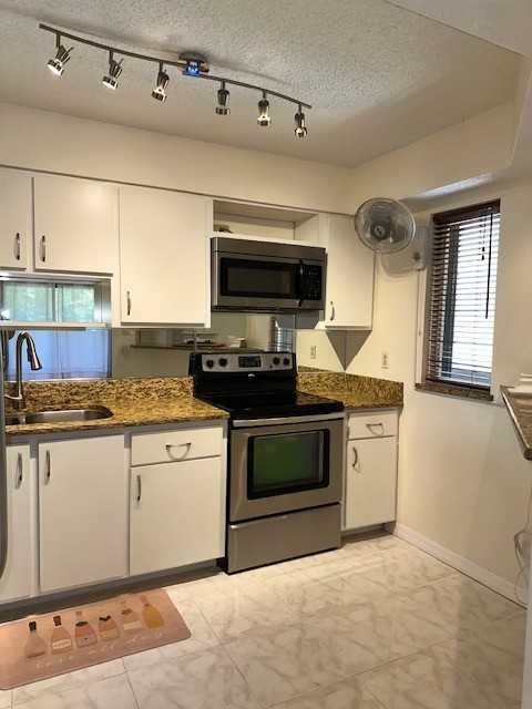 19505 Quesada Avenue - Photo 2 of 24