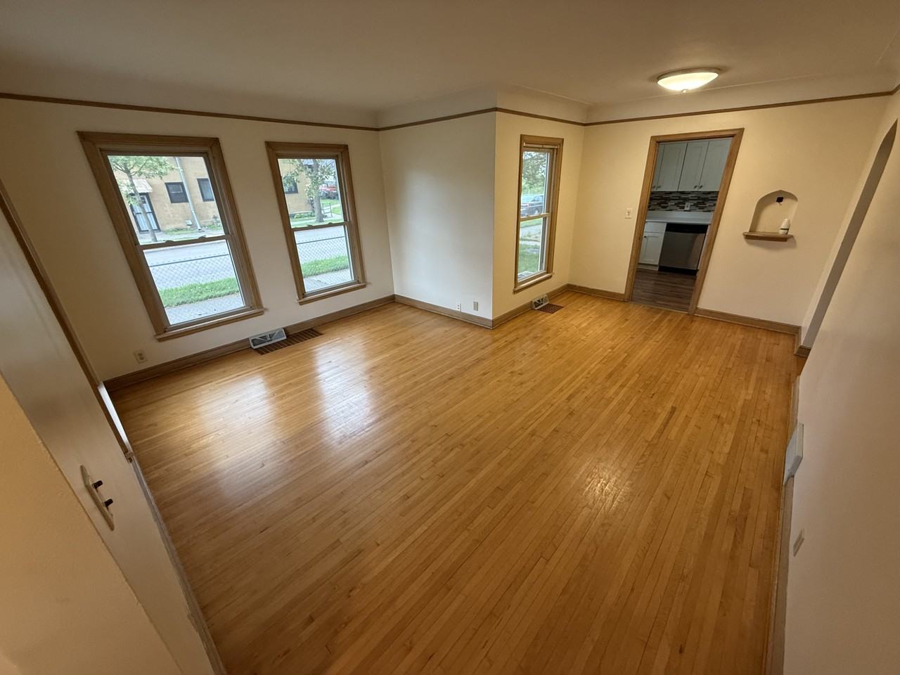 3901 Thomas Ave N #NA - Photo 3 of 20