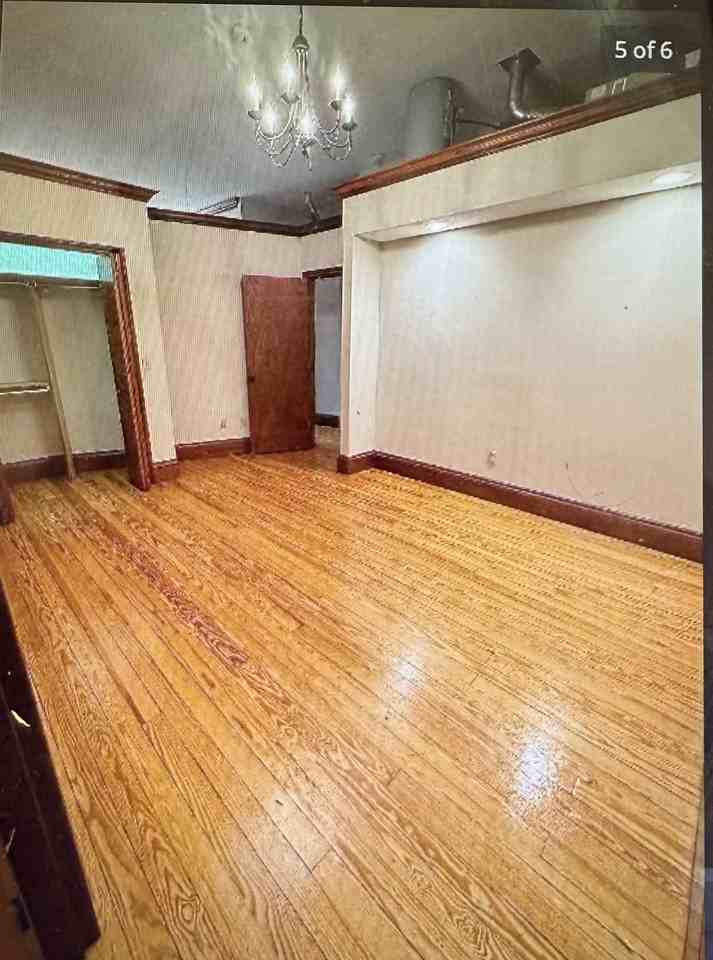 206 S Washington Sq #B - Photo 2 of 6