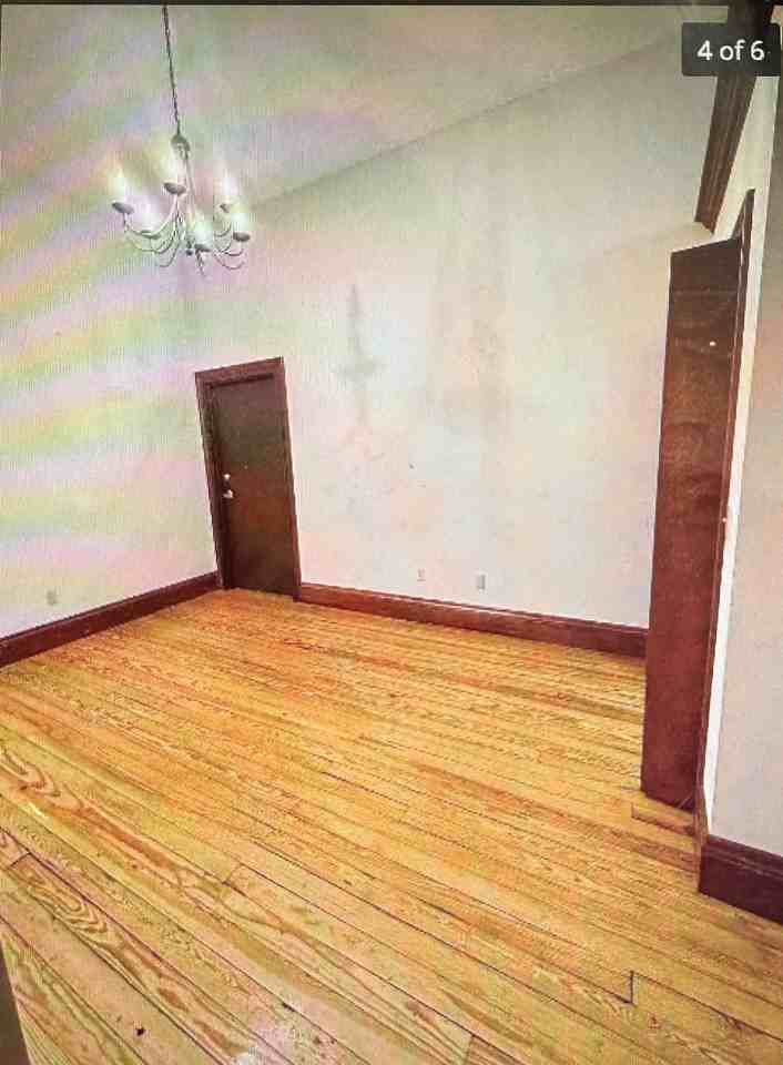 206 S Washington Sq #B - Photo 4 of 6