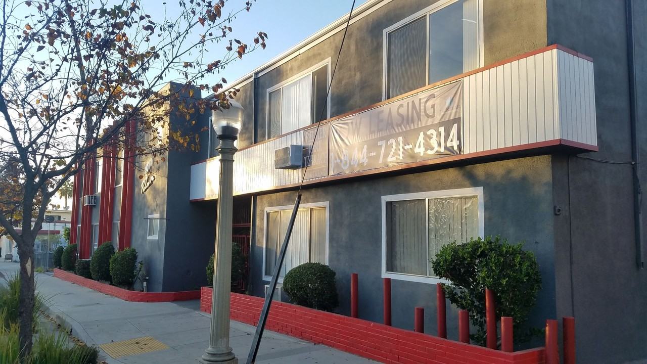 Palmer Park Terrace LLC - Photo 5 of 50