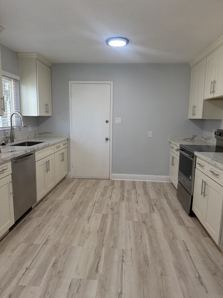480 California St #1 - Photo 7 of 12