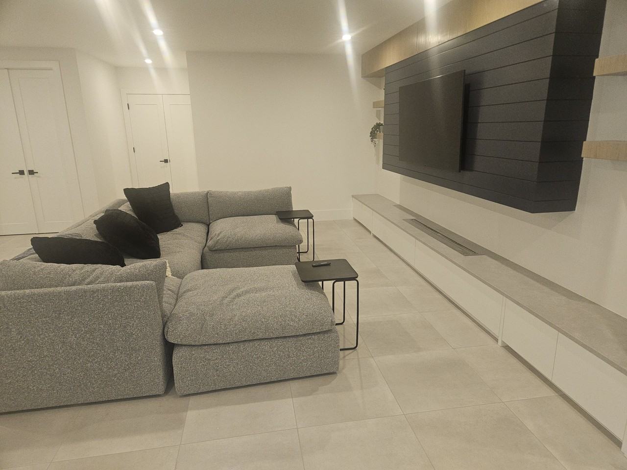 626 Lowry Lane - Photo 2 of 8