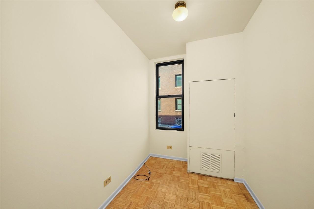 2319 N. Kedzie LP - Photo 7 of 17