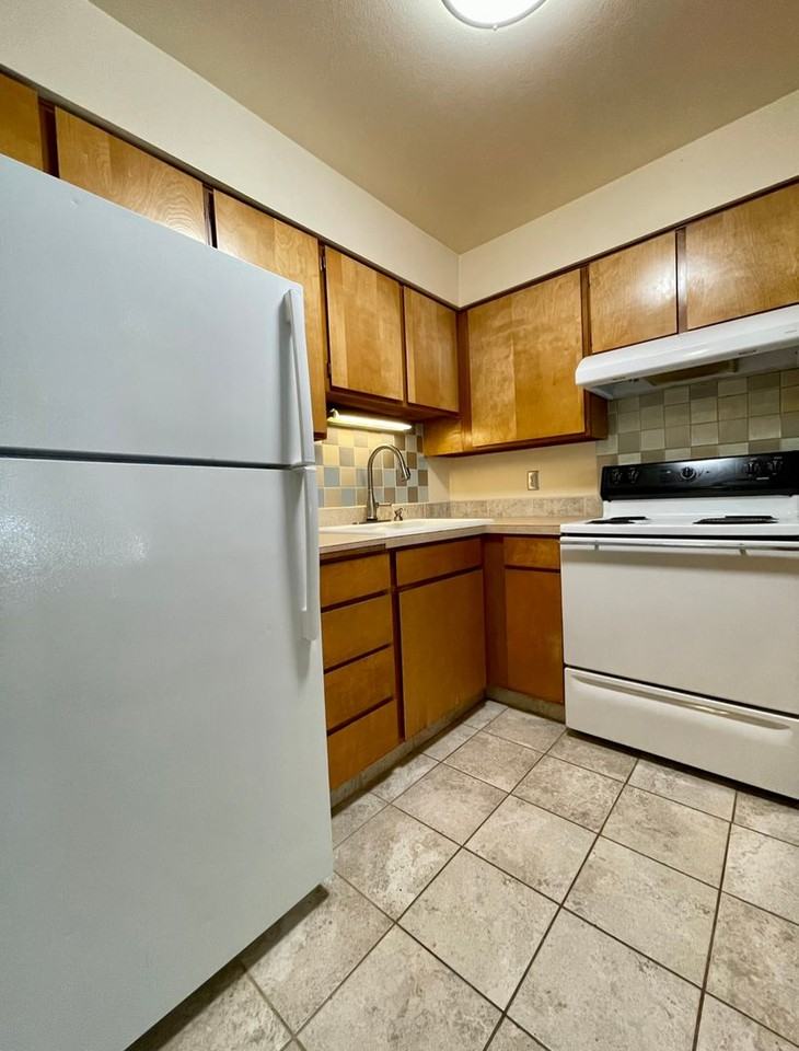 1812 Ne Schuyler St - Photo 7 of 13