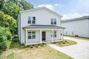featured image of 208 S Leslie St