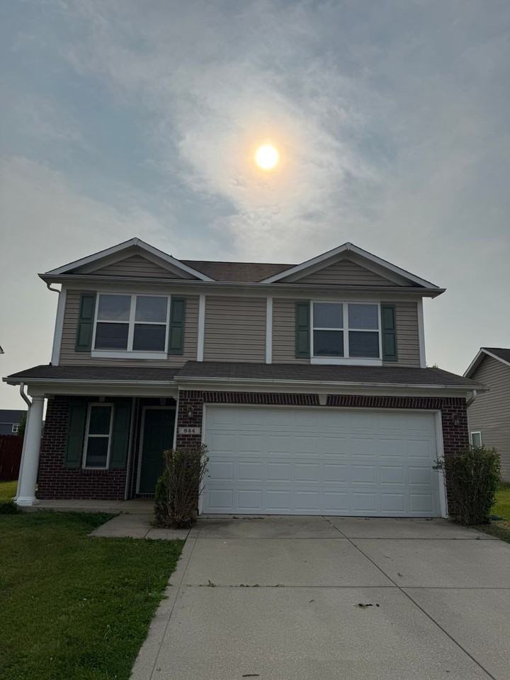 644 Springtree Ln - Photo 2 of 20