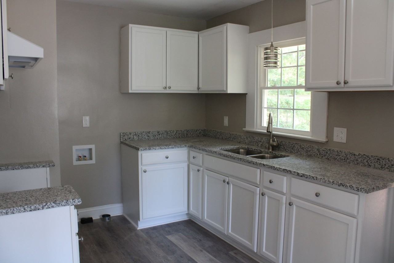 502 Macon St S - Photo 5 of 13